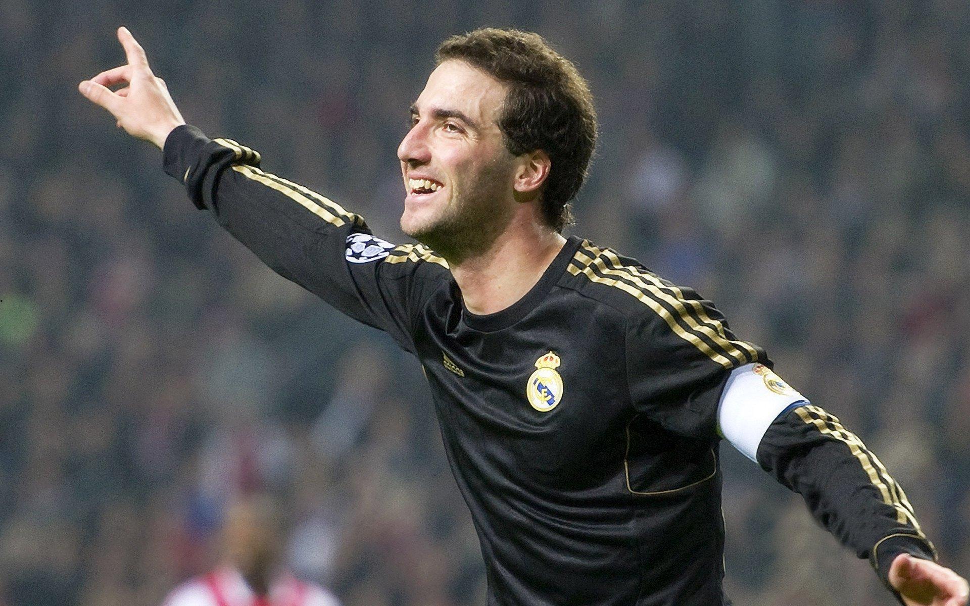 后撤步三分防不胜防！哈登，这种感觉就像吃烤鸡