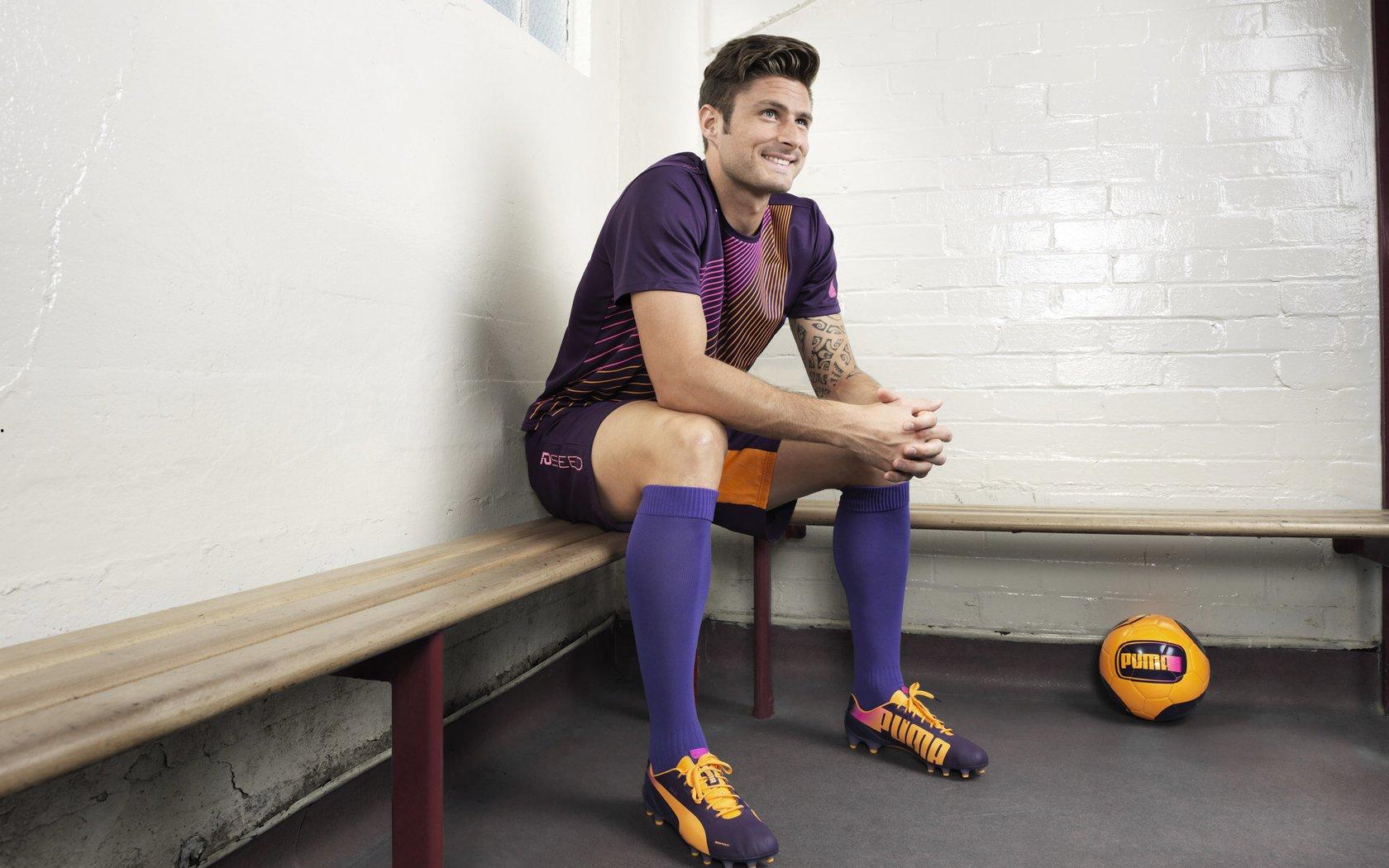 韦德盛赞希罗，年轻球员的奋斗楷模，未来之星闪耀联盟