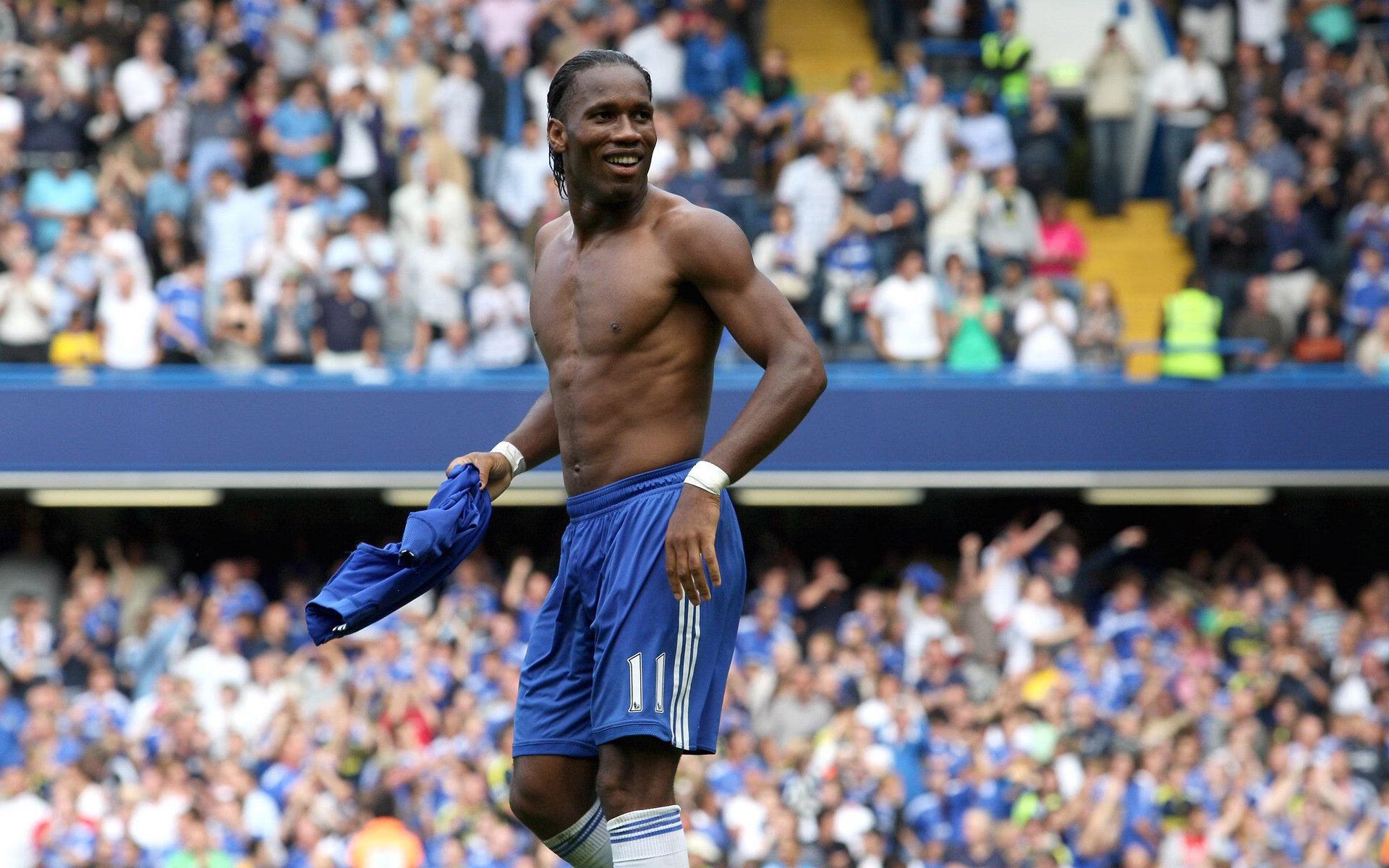 前曼联后卫保罗-帕克直言，马杜埃凯实力超越万-比萨卡，切尔西放走他是令人费解的决定